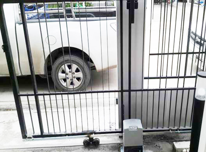 บริษัท แด็ด ออโต้ดอร์ จำกัด 